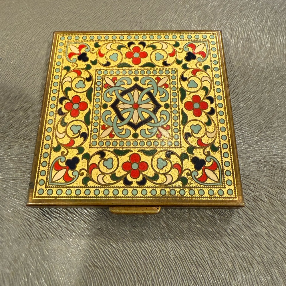 Volupte Elegant Gold and Red Vintage Compact Mirror